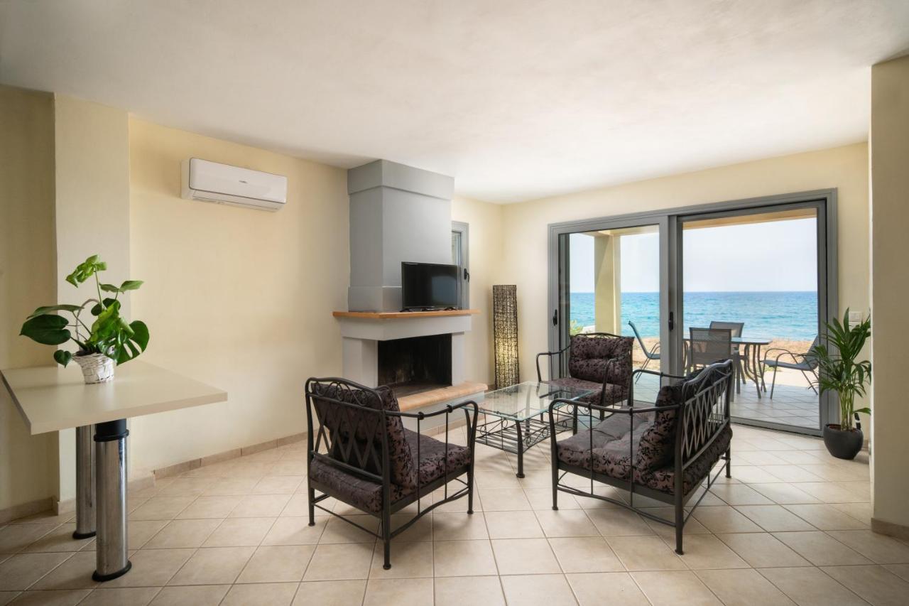 Spacious Beachfront Maisonettes With Stunning Views & A Private Beach Monemvasía Eksteriør bilde