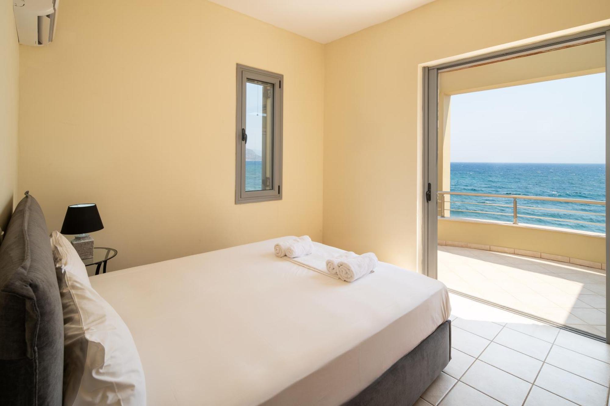 Spacious Beachfront Maisonettes With Stunning Views & A Private Beach Monemvasía Eksteriør bilde