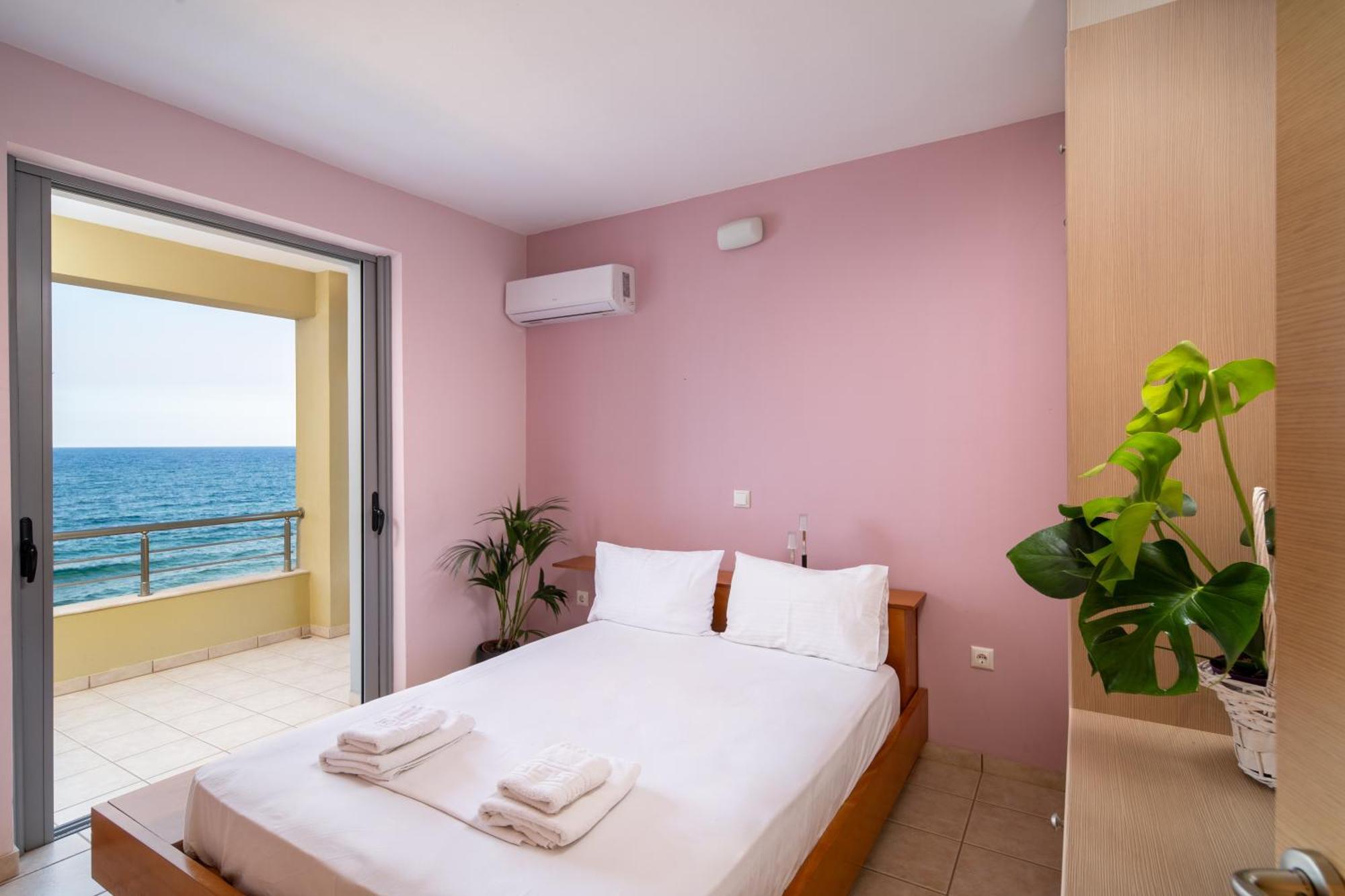 Spacious Beachfront Maisonettes With Stunning Views & A Private Beach Monemvasía Eksteriør bilde