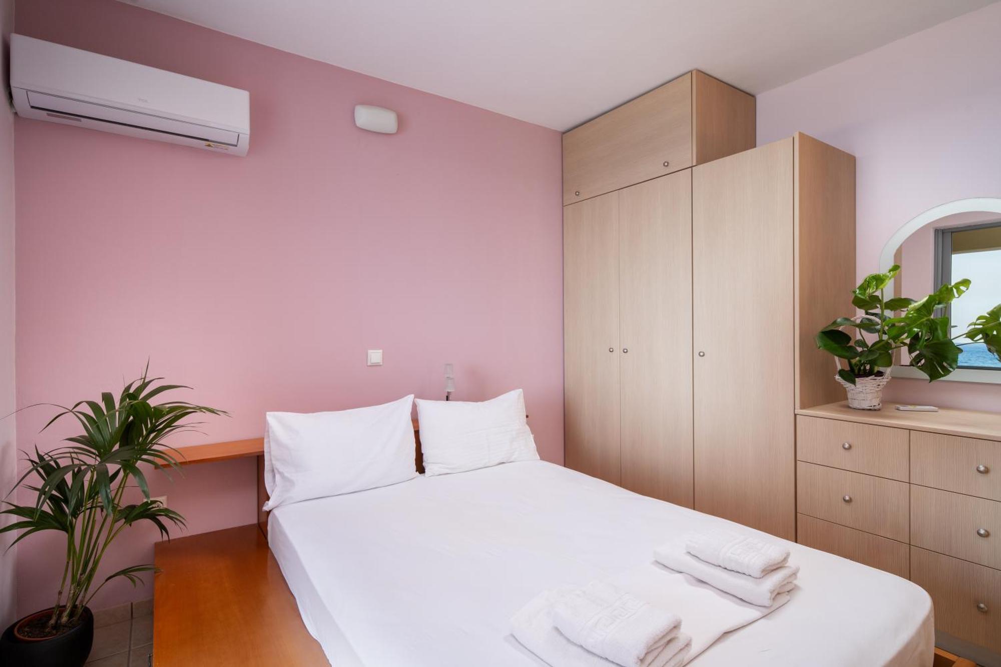 Spacious Beachfront Maisonettes With Stunning Views & A Private Beach Monemvasía Eksteriør bilde